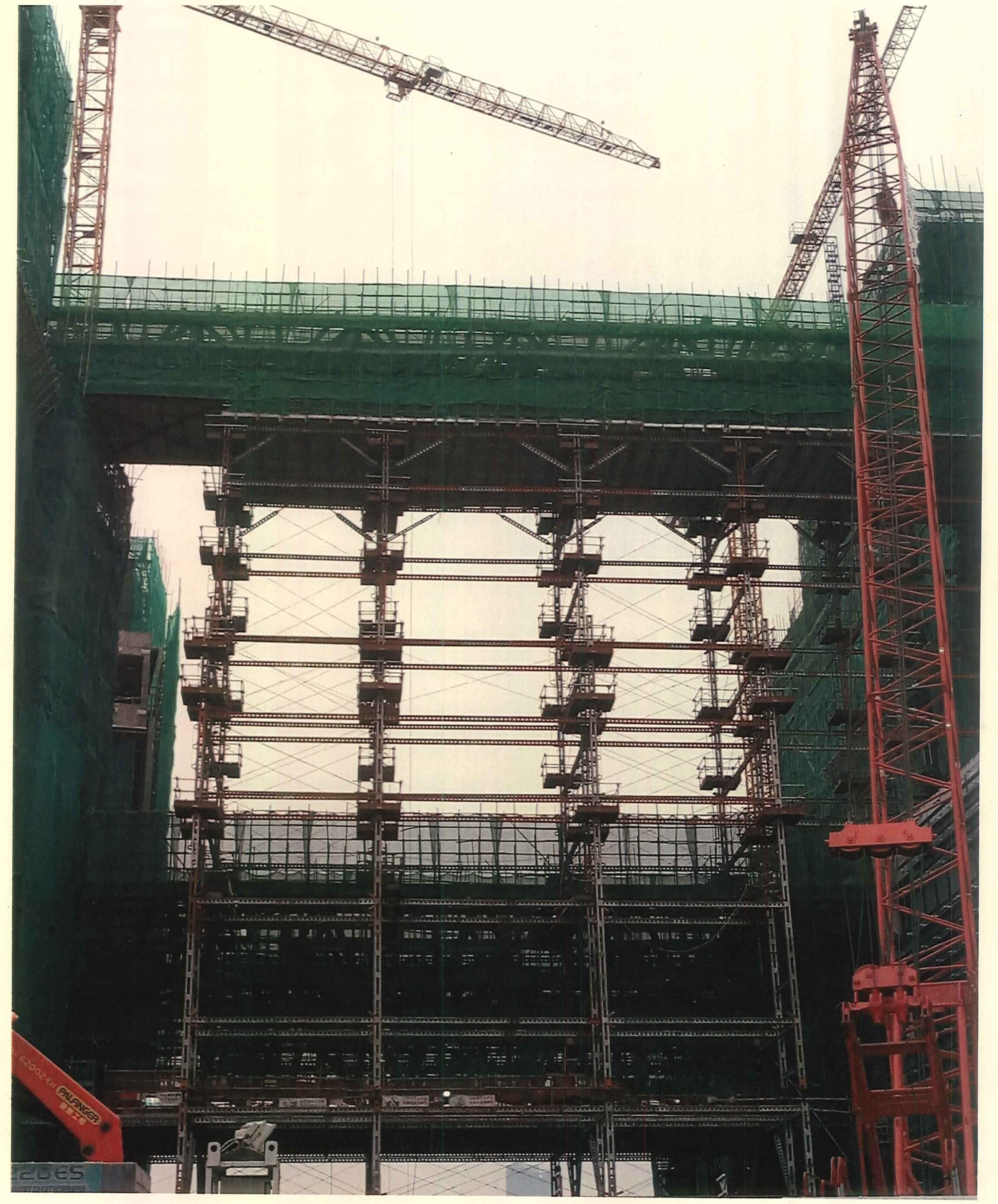 High-rise steel construction