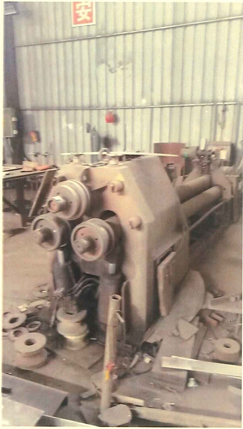 Pipe bender